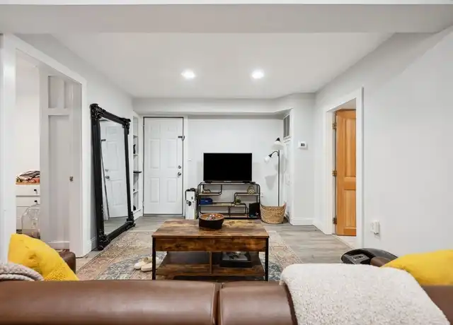 Property at 12 Foster St Unit G, Boston, MA, 02109, 5 beds, 1 bath, [object Object]