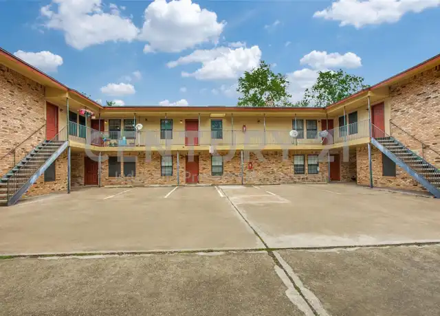 Property at 1108 N Elm St Unit 3, Denton, TX, 76201, 2 beds, 1 bath, [object Object]