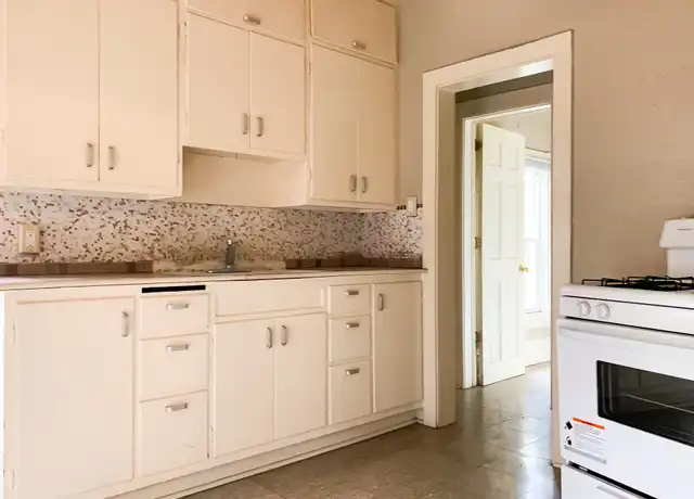 Property at 721 Cushing St Unit 3, South Bend, IN, 46616, 1 bed, 1 bath, [object Object]