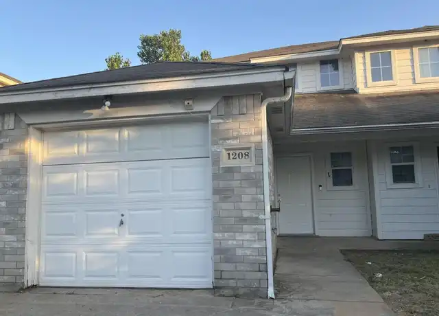 Property at 1208 Village Garden Dr, Azle, TX, 76020, 4 beds, 2 baths, [object Object]