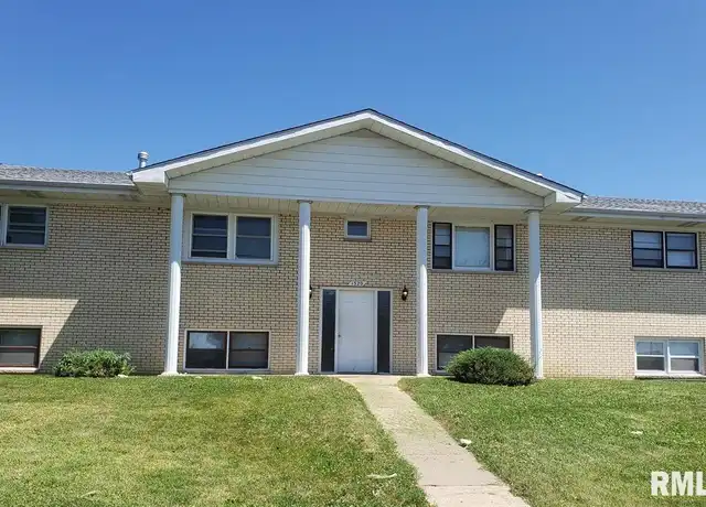 Property at 1320 E 38th St Unit 5, Davenport, IA, 52807, 1 bed, 1 bath, [object Object]