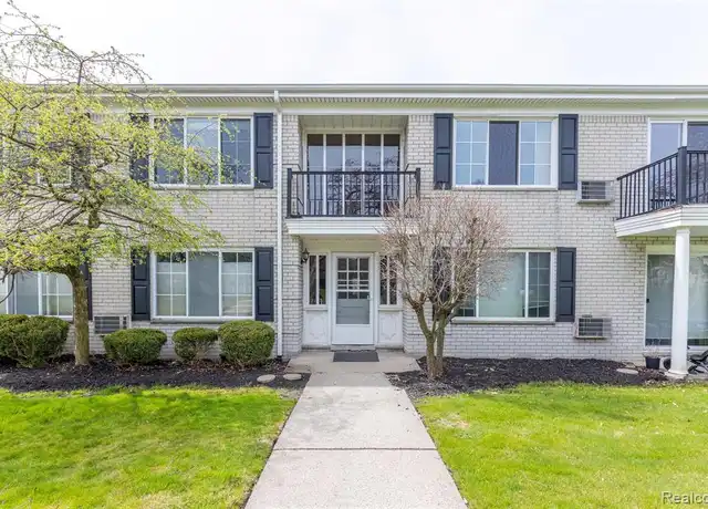 Property at 100 W Hickory Grove Rd Unit B3, Bloomfield Hills, MI, 48304, 2 beds, 1.5 baths, [object Object]