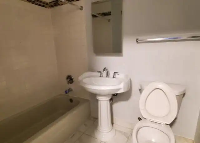 Property at 963 E 84th St Unit G2, Chicago, IL, 60619, 3 beds, 1 bath, [object Object]