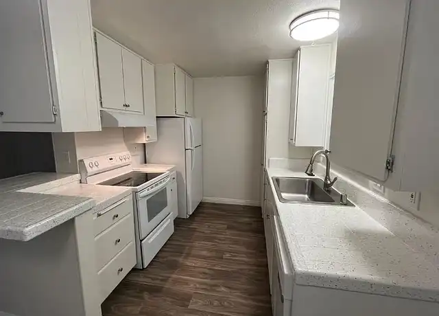 Property at La Paloma Apartments - 8171 Vincetta Dr, La Mesa, CA, 91942, 1 bed, 1 bath, [object Object]