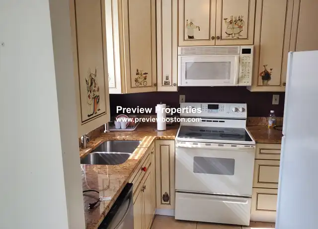 Property at 1427 Commonwealth Ave #301, Brighton, MA, 02135, 2 beds, 1 bath, [object Object]
