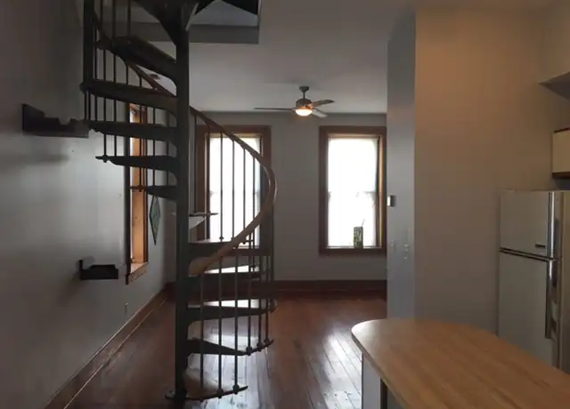 Property at 428 Elizabeth St Unit 3, Cincinnati, OH, 45203, 2 beds, 1 bath, [object Object]