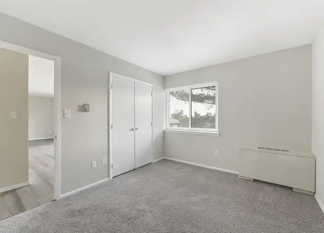 Photo of 346 S Whiting St, Alexandria, VA 22304