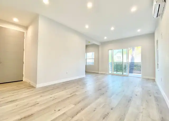 Property at 141 N Swall Dr, Los Angeles, CA, 90048, 1 bed, 1 bath, [object Object]
