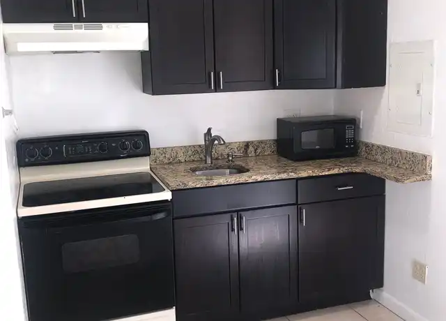 Property at 1290 Highlands Dr Unit 2, Naples, FL, 34103, 1 bed, 1 bath, [object Object]