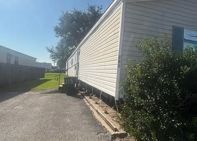 Property at 115 Danos Ln, Belle Chasse, LA, 70037, 3 beds, 2 baths, [object Object]