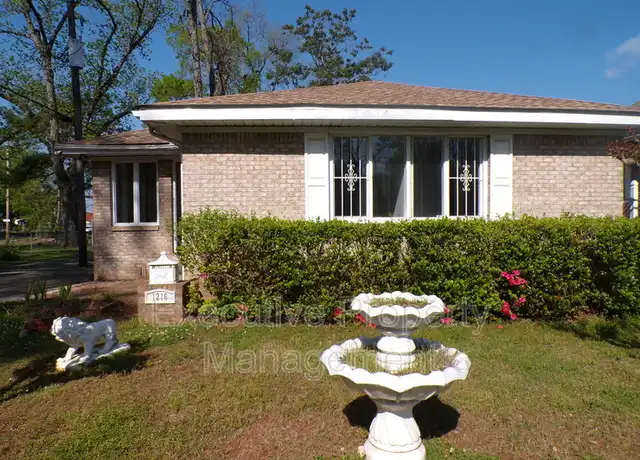 Property at 1216 17th St SW, Birmingham, AL, 35211, 4 beds, 2 baths, [object Object]