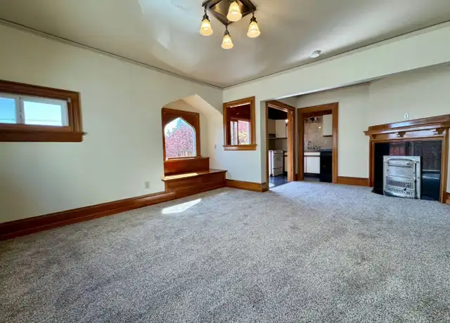 Property at 2047 SW 10th Ave Unit 03, Portland, OR, 97201, 3 beds, 1 bath, [object Object]