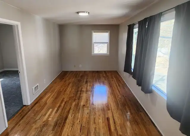 Property at 921 S Monroe St Unit 8, Spokane, WA, 99204, 1 bed, 1 bath, [object Object]