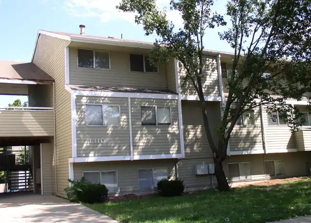 Property at 1310 Kentucky St Unit 3, Lawrence, KS, 66044, 2 beds, 1 bath, [object Object]