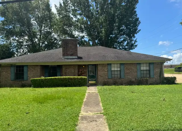 Property at 1500 Leach St, Kilgore, TX, 75662, 3 beds, 2 baths, [object Object]