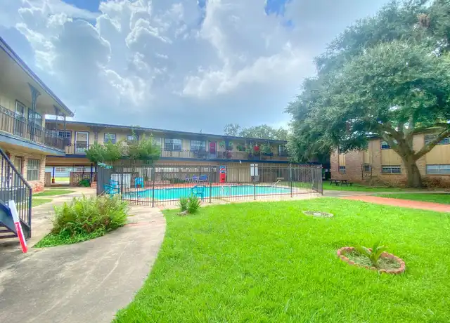 Property at 2400 5th St Apt 13, Bay City, TX, 77414, 2 beds, 1.5 baths, [object Object]