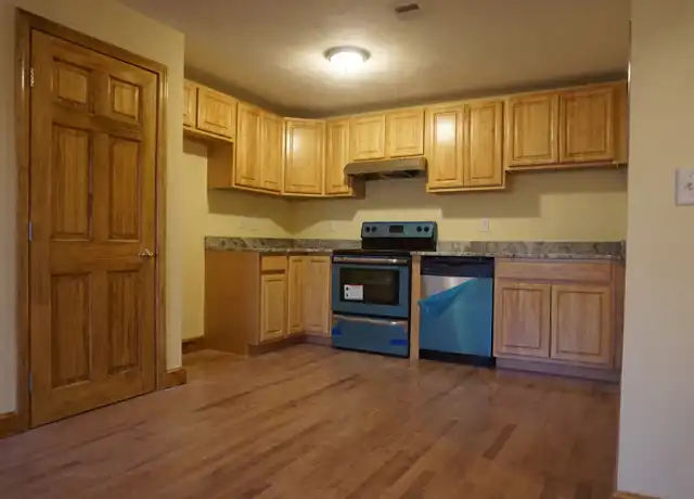 Property at 38 W Elm Ter Unit 3, Brockton, MA, 02301, 2 beds, 1 bath, [object Object]