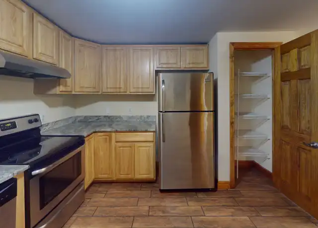 Property at 38 W Elm Ter Unit 3, Brockton, MA, 02301, 2 beds, 1 bath, [object Object]