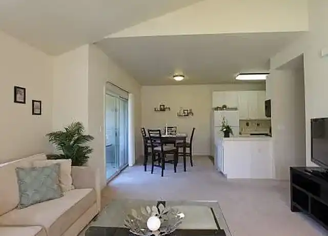 Property at Saratoga West Apartments - 2121 Glacier Dr, Davis, CA, 95616, 3-4 beds, 2 baths, [object Object]
