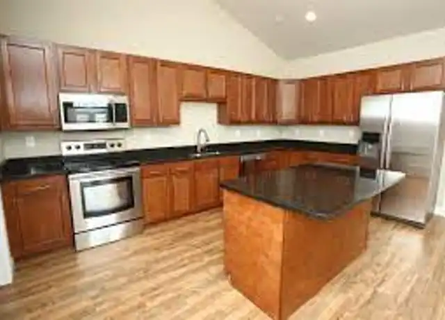 Property at 1100 Hunters Run Dr, Grand Blanc, MI, 48439, 2-3 beds, 2 baths, [object Object]
