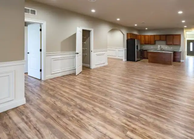 Property at 1100 Hunters Run Dr, Grand Blanc, MI, 48439, 2 beds, 2 baths, [object Object]
