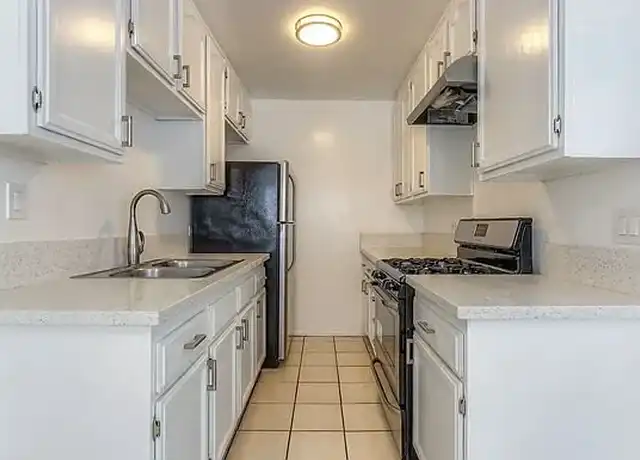 Property at 1134 N Sycamore Ave, Los Angeles, CA, 90038, 1 bed, 1 bath, [object Object]
