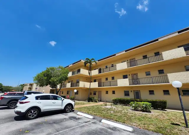 Property at 301 Cambridge Rd #301, Hollywood, FL, 33024, 2 beds, 2 baths, [object Object]