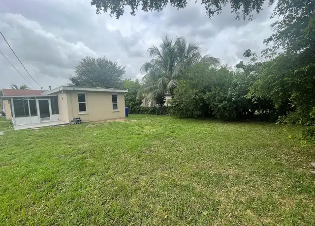 Property at 2819 Polk St Unit B, Hollywood, FL, 33020, 1 bed, 2 baths, [object Object]