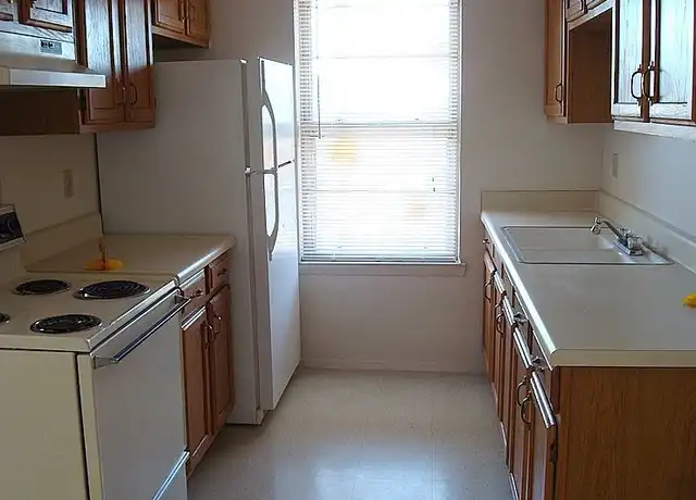 Property at 307 E Green St Unit 101, San Saba, TX, 76877, 1 bed, 1 bath, [object Object]