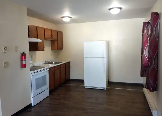 Property at 624 Broadway St, Eau Claire, WI, 54703, 2 beds, 1 bath, [object Object]