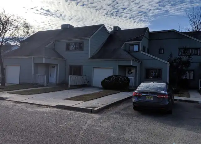Property at 14 Glenwood Dr, Lindenwold, NJ, 08021, 2 beds, 1.5 baths, [object Object]