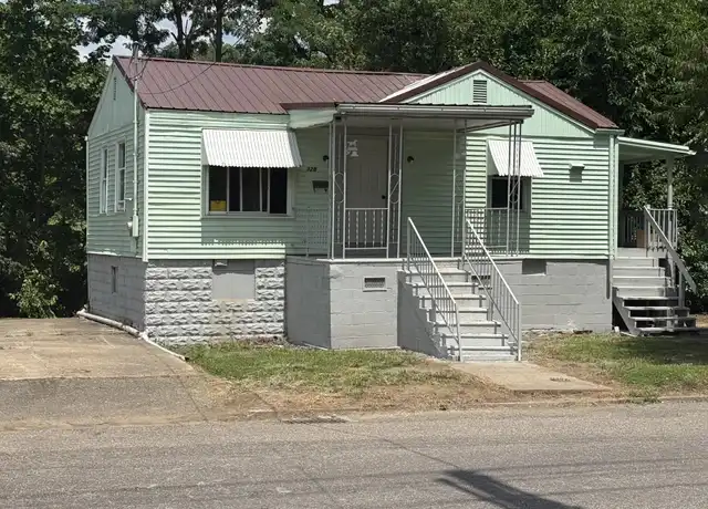 Property at 328 Foundry St, New Martinsville, WV, 26155, 2 beds, 1 bath, [object Object]