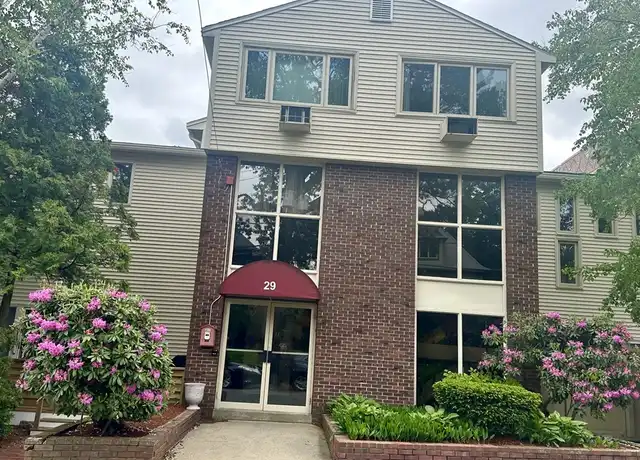Property at 29 Vine St #3, Winchester, MA, 01890, 2 beds, 1.5 baths, [object Object]
