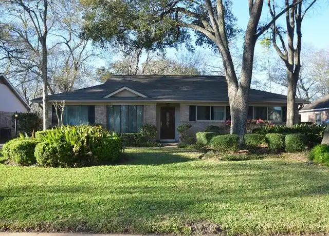 Property at 13722 Lynnwood Ln, Sugar Land, TX, 77498, 4 beds, 2 baths, [object Object]