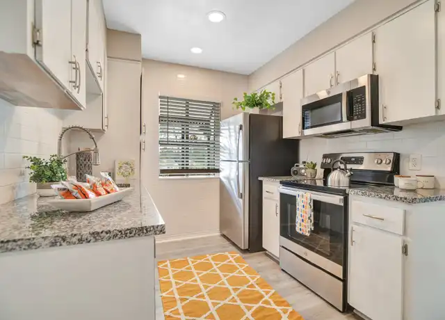 Property at Las Arenas Apartments - 3373 Coe Ave, Orlando, FL, 32806, 1 bed, 1 bath, [object Object]