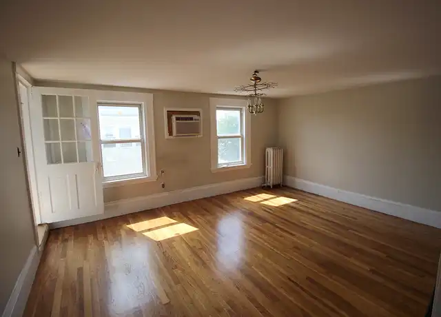 Property at 276 Main St Unit 2, Medford, MA, 02155, 4 beds, 1 bath, [object Object]