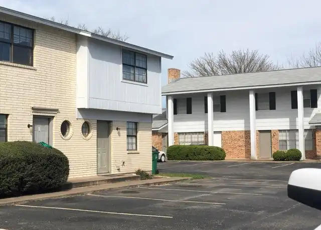 Property at 202 Dahlberg Blvd Unit 8, Taylor, TX, 76574, 2 beds, 1.5 baths, [object Object]