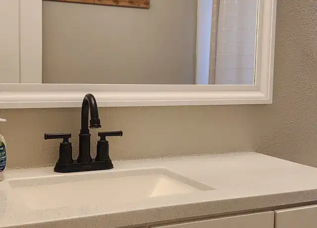 Property at 137 NE Monroe Cir N, St Petersburg, FL, 33702, 2 beds, 1 bath, [object Object]