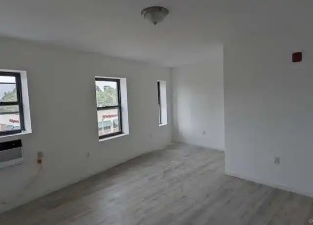 Property at 677 Fairfield Ave, Bridgeport, CT, 06604, 1 bed, 1 bath, [object Object]