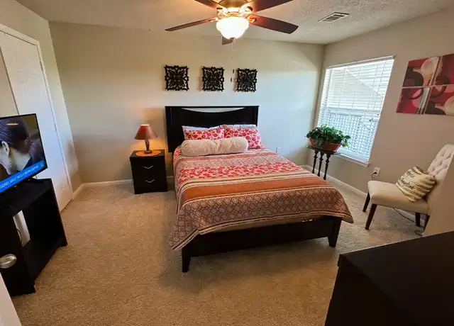 Property at 1527 New Garden Rd Unit 3E, Greensboro, NC, 27410, 3 beds, 2 baths, [object Object]