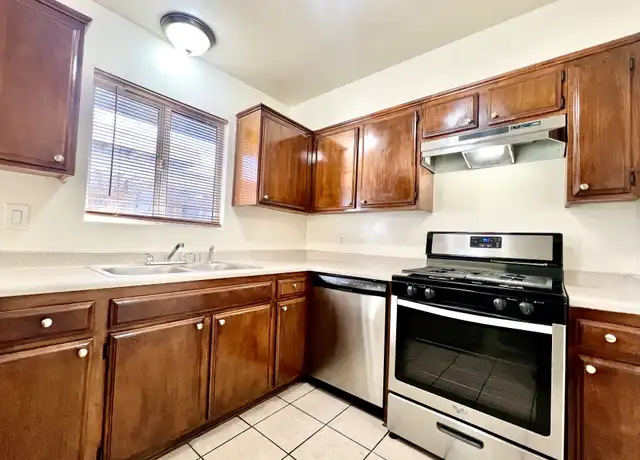 Property at 2916 E South St Unit 4, Long Beach, CA, 90805, 2 beds, 1 bath, [object Object]