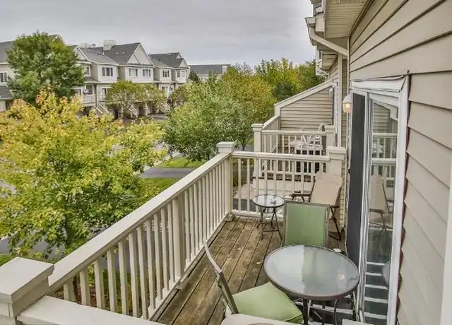 Property at 2392 Eagle Trace Ln, Saint Paul, MN, 55129, 2 beds, 1.5 baths, [object Object]