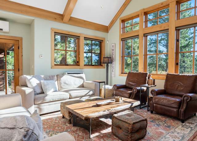 Photo of 8622 Lloyd Tevis Dr, Truckee, CA 96161