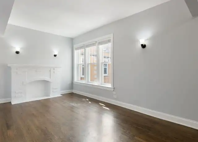 Property at 1106 W Glenlake Ave #3, Chicago, IL, 60660, 2 beds, 1 bath, [object Object]