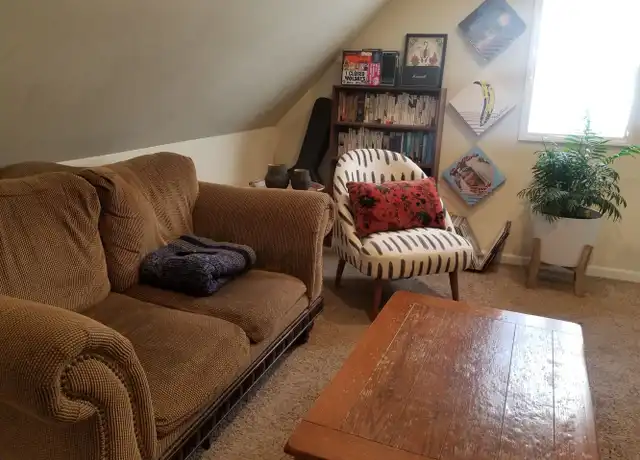 Property at 3027 N Pierce St Unit Upper A, Milwaukee, WI, 53212, 1 bed, 1 bath, [object Object]