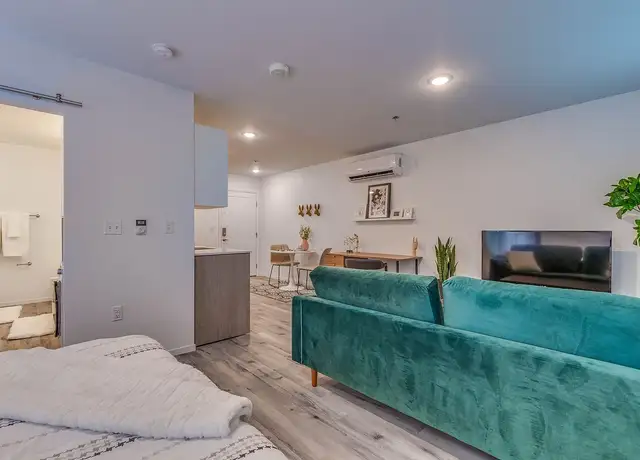 Photo of 231 N 11th St, Las Vegas, NV 89101