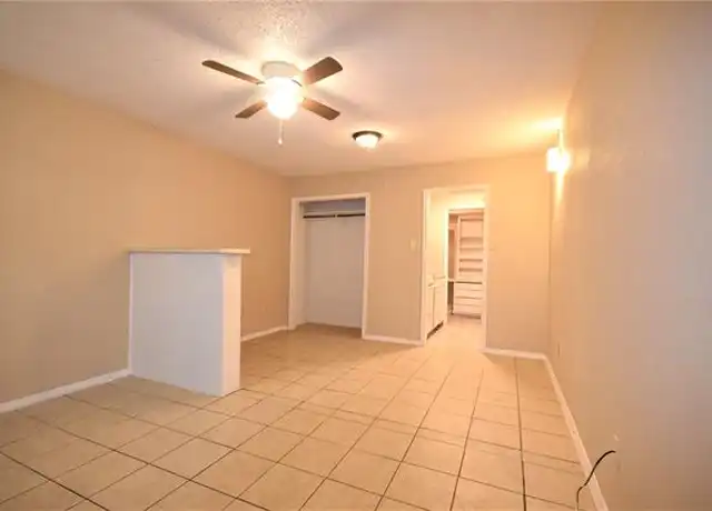Property at 3016 E Abram St, Arlington, TX, 76010, 1 bed, 1 bath, [object Object]