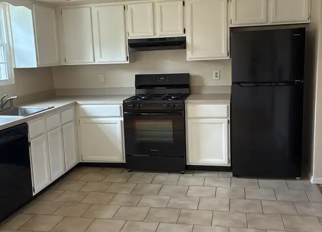 Property at 136 Maple Ave Unit 2, Boonton, NJ, 07005, 3 beds, 1 bath, [object Object]