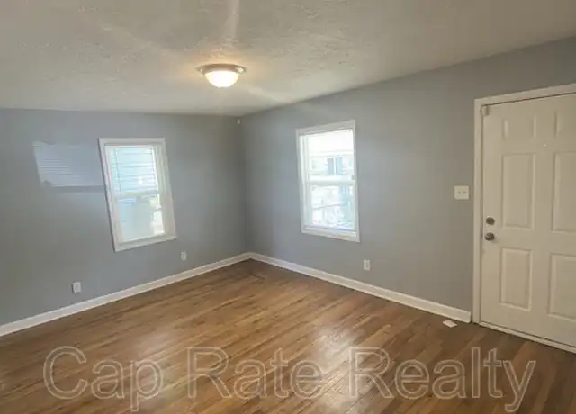 Property at 2299 Hamilton Ave, Columbus, OH, 43211, 2 beds, 1 bath, [object Object]