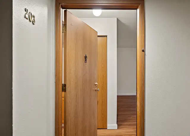 Photo of 10730 Beardslee Blvd, Bothell, WA 98011